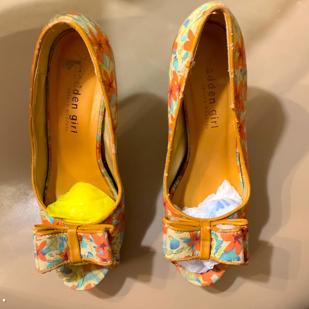 Floral tan shoes with toe out.  Madden Girl.